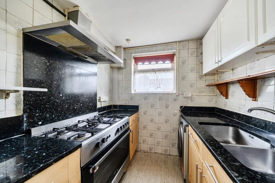 Balmoral Drive, Woking, GU22, photo 6