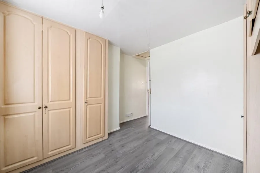 Balmoral Drive, Woking, GU22, photo 13