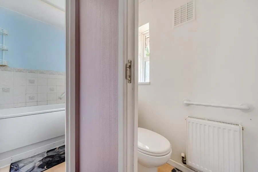 Balmoral Drive, Woking, GU22, photo 19