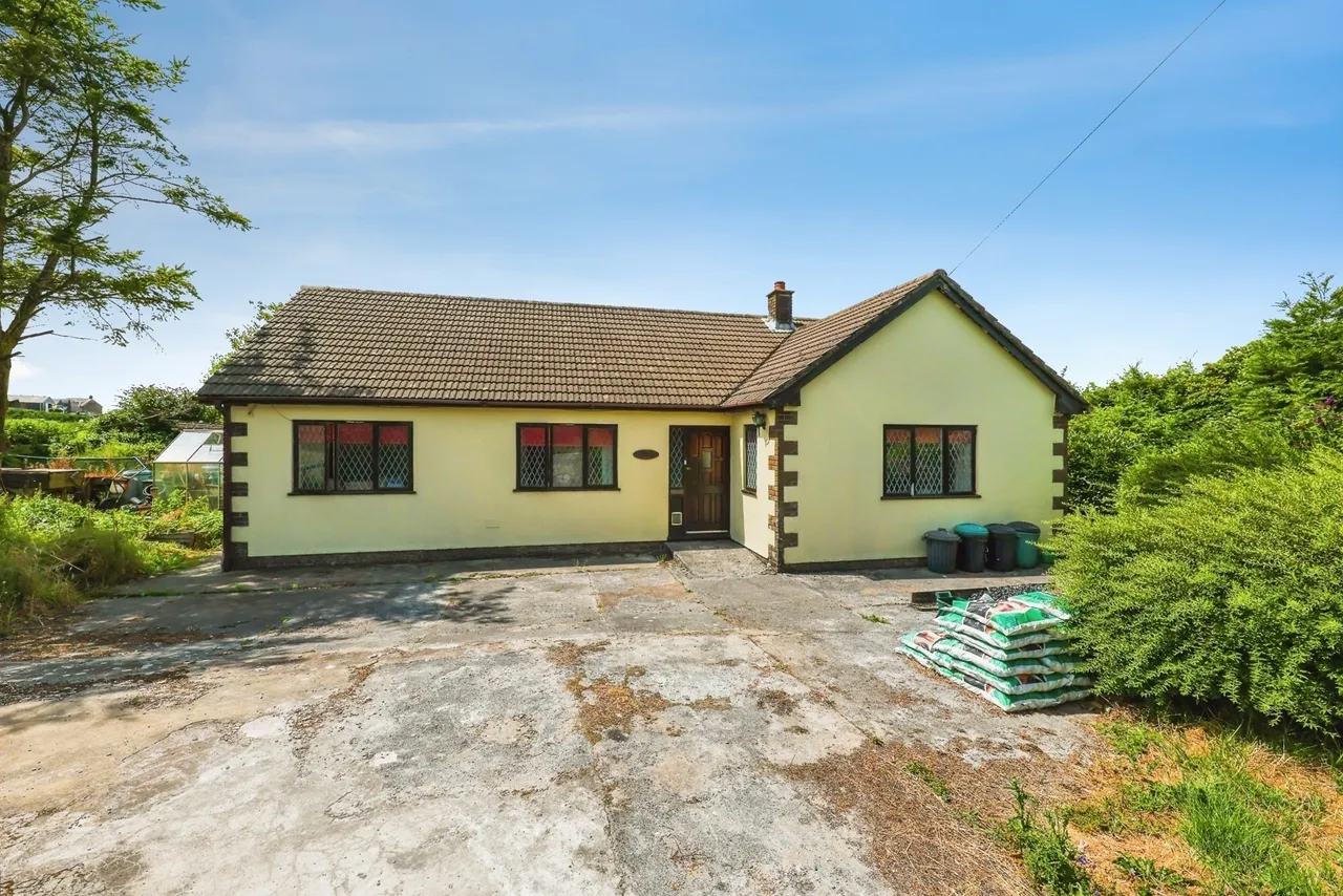3 bed house for sale, Blaenycoed, Carmarthen, SA33