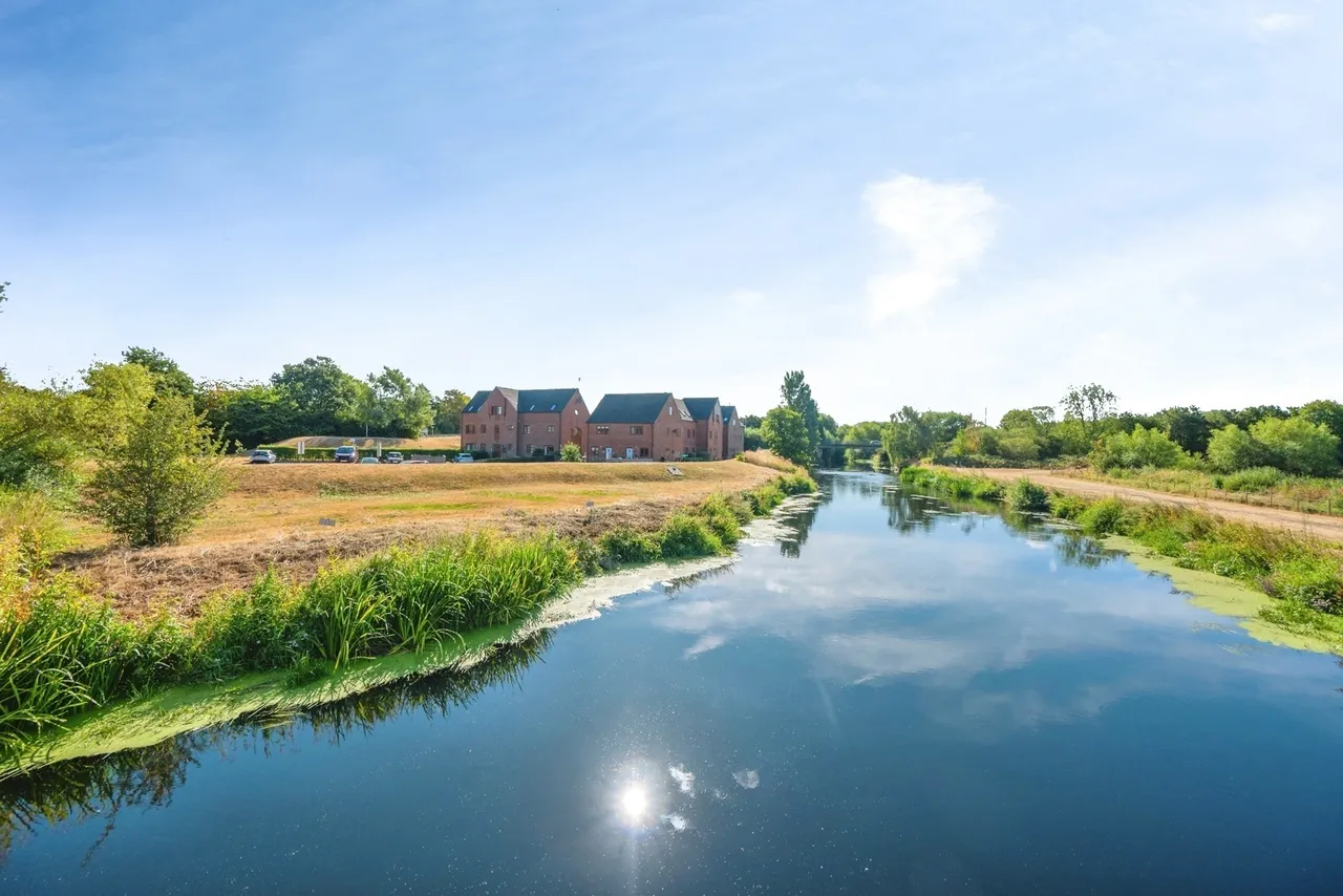 Arden Mews, Kingsbury, B78, photo 19