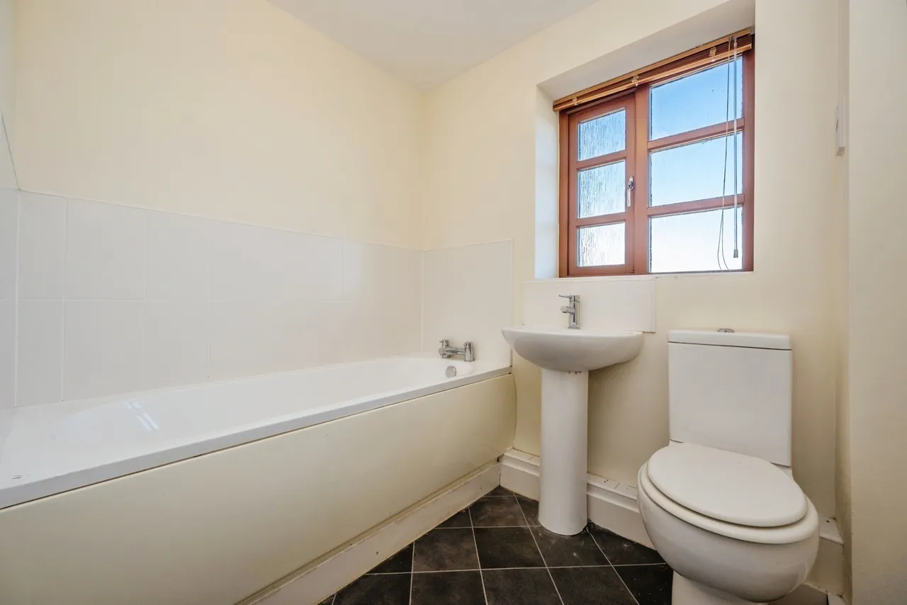 Arden Mews, Kingsbury, B78, photo 15