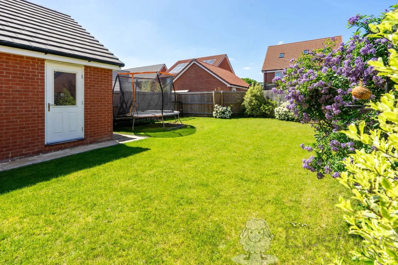 Saffron Avenue, Wymondham, NR18, photo 12