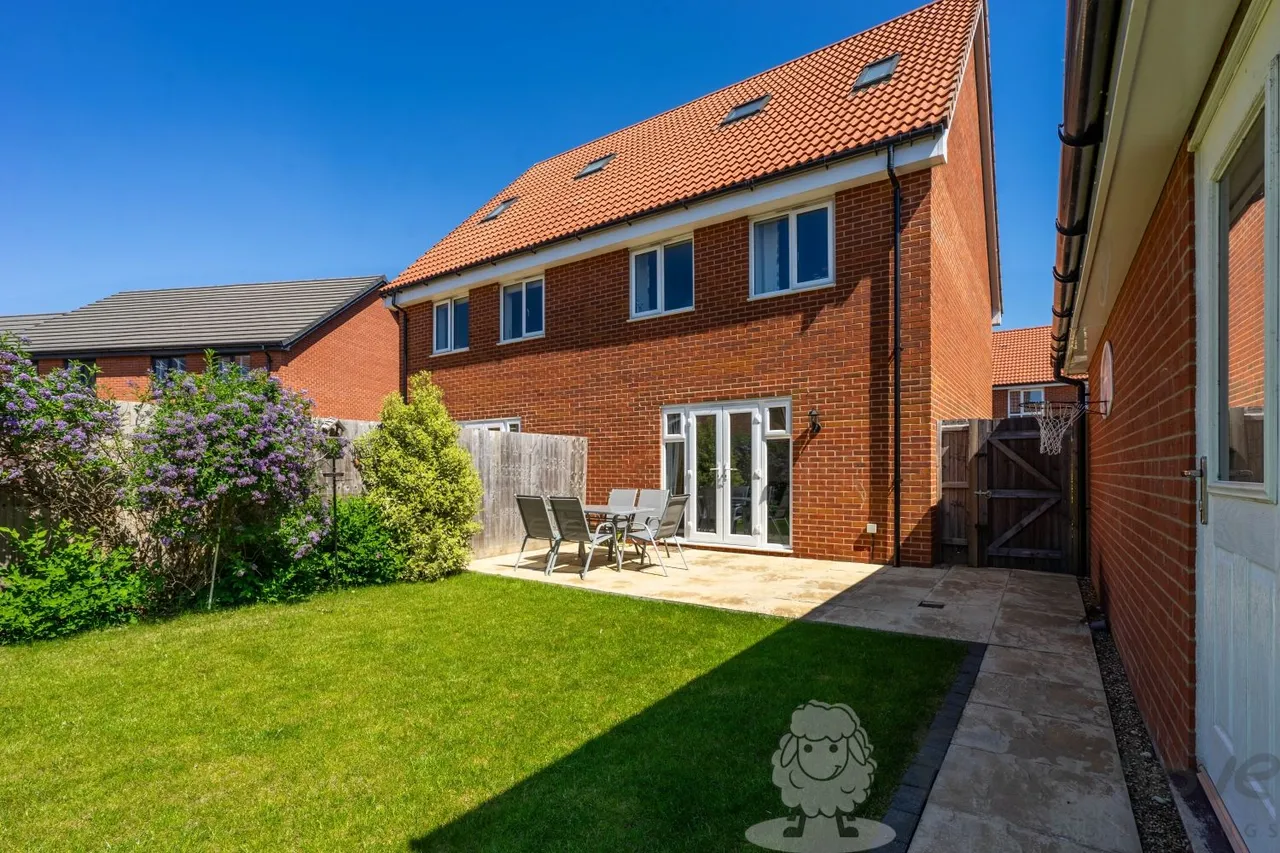 Saffron Avenue, Wymondham, NR18, photo 11