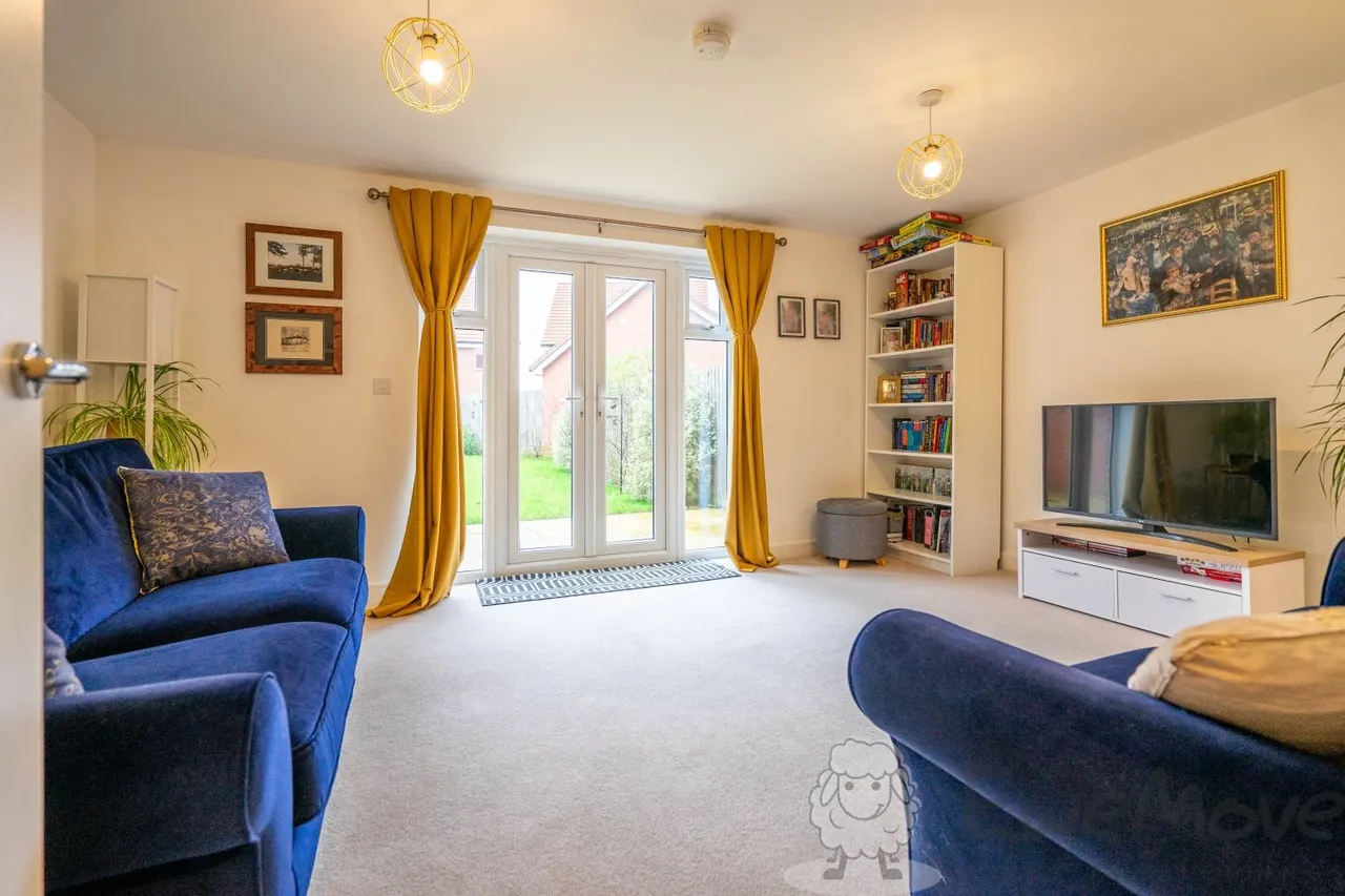 Saffron Avenue, Wymondham, NR18, photo 2