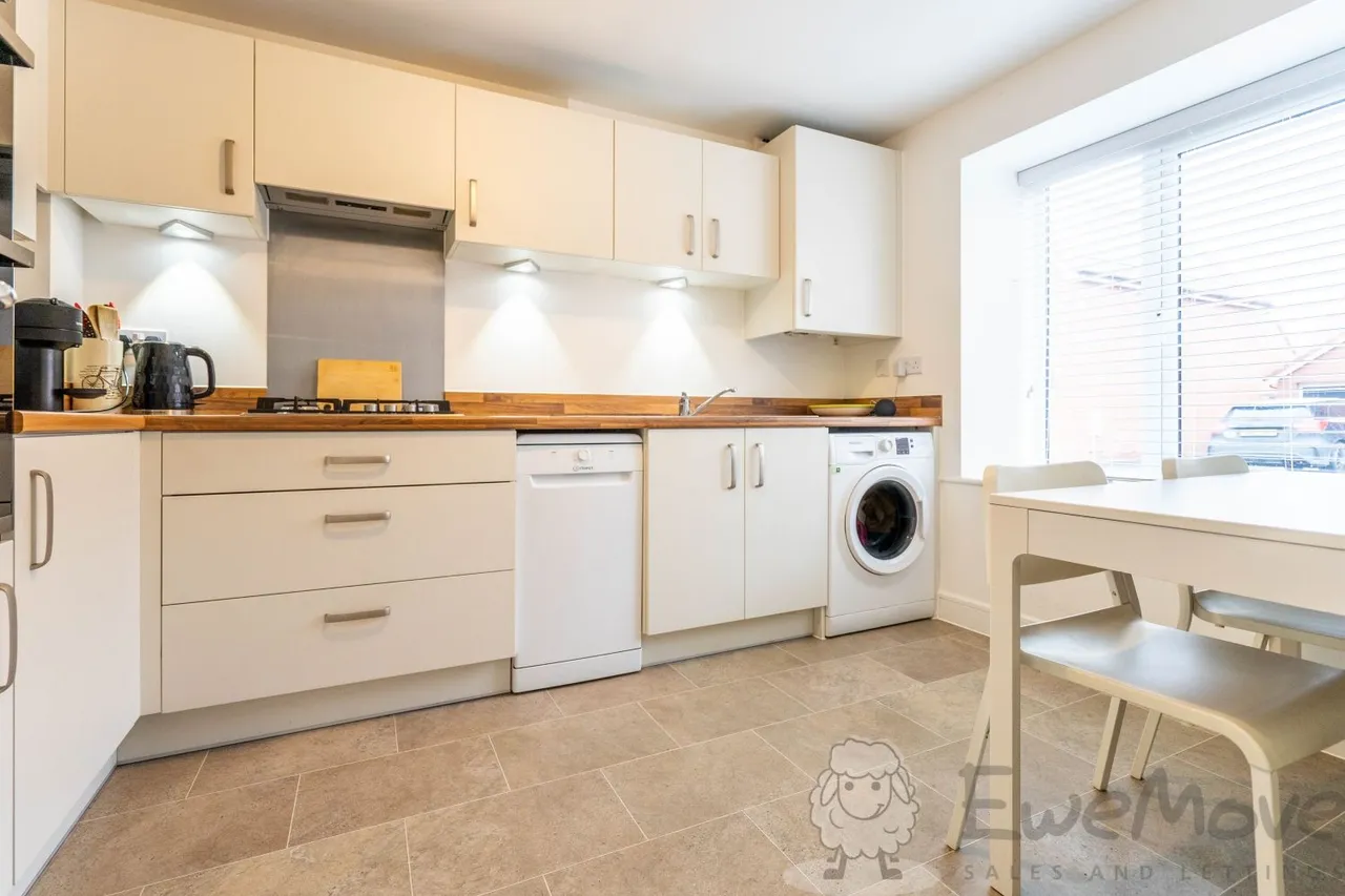 Saffron Avenue, Wymondham, NR18, photo 3