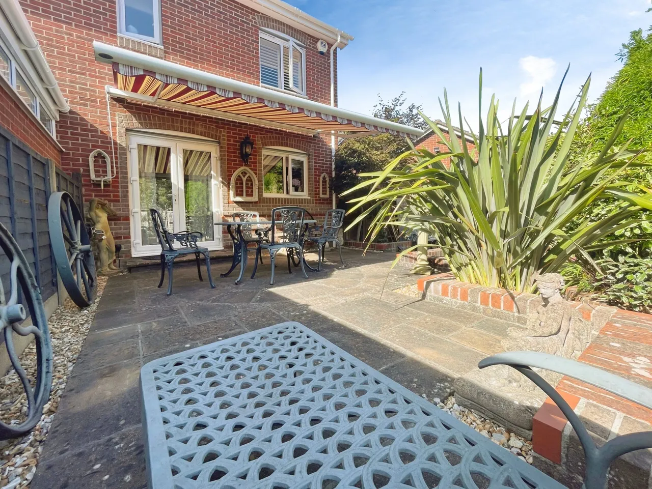 Wiltshire Crescent, Basingstoke, Basingstoke, RG22 5FD, photo 5