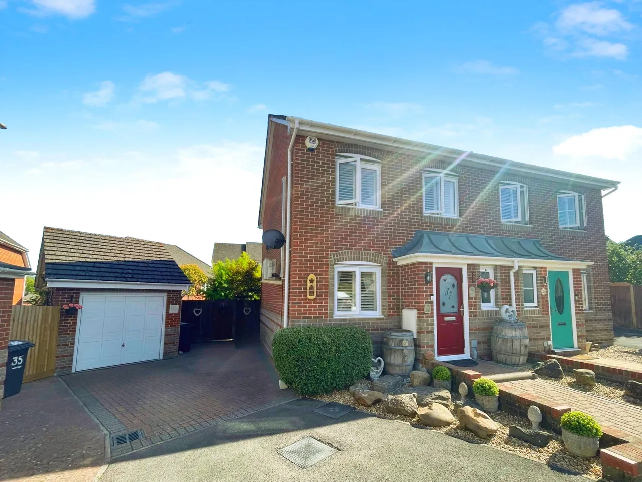 2 bed house for sale — Wiltshire Crescent, Basingstoke, Basingstoke, RG22 5FD