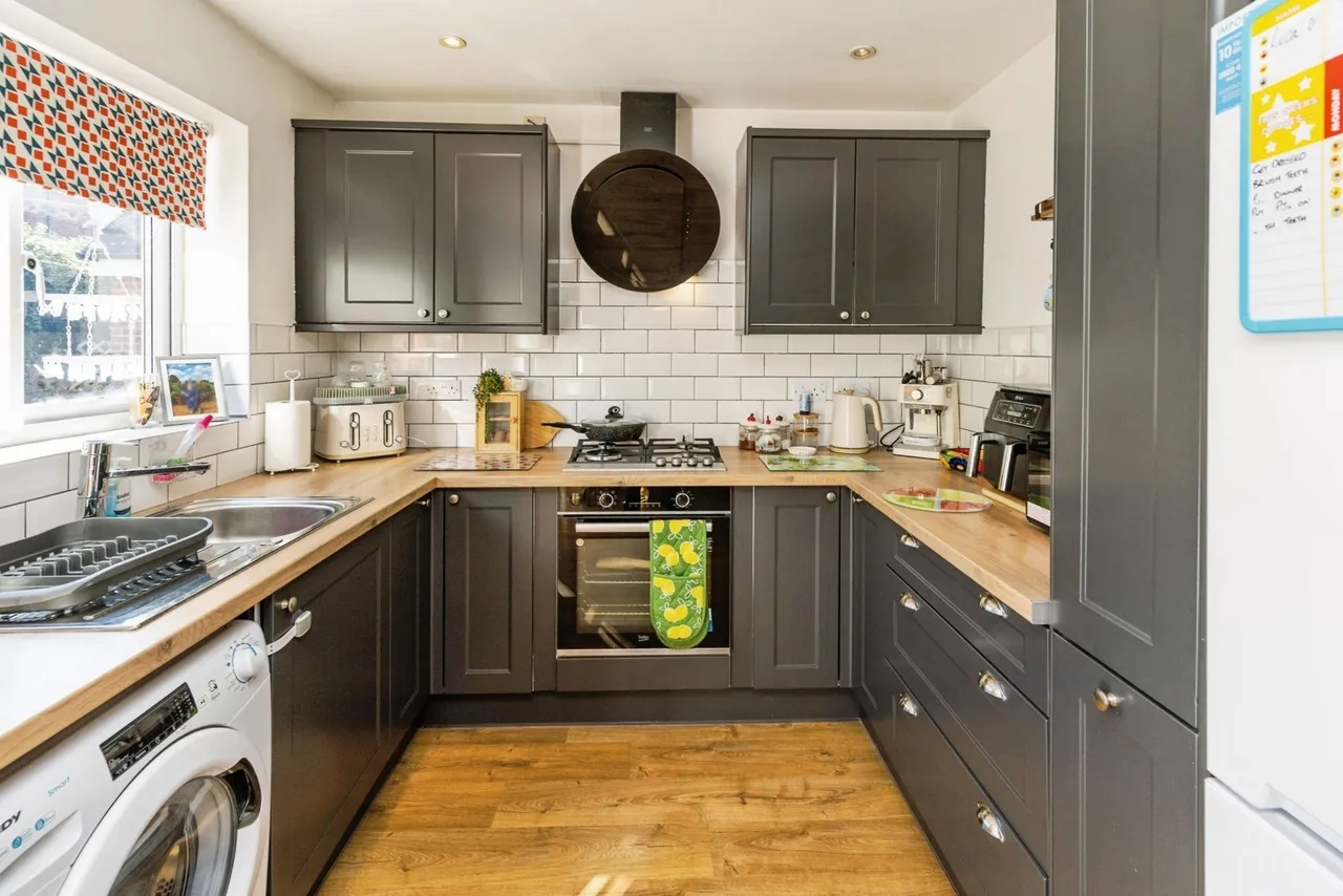 Alyn Road, Gwersyllt, LL11, photo 4