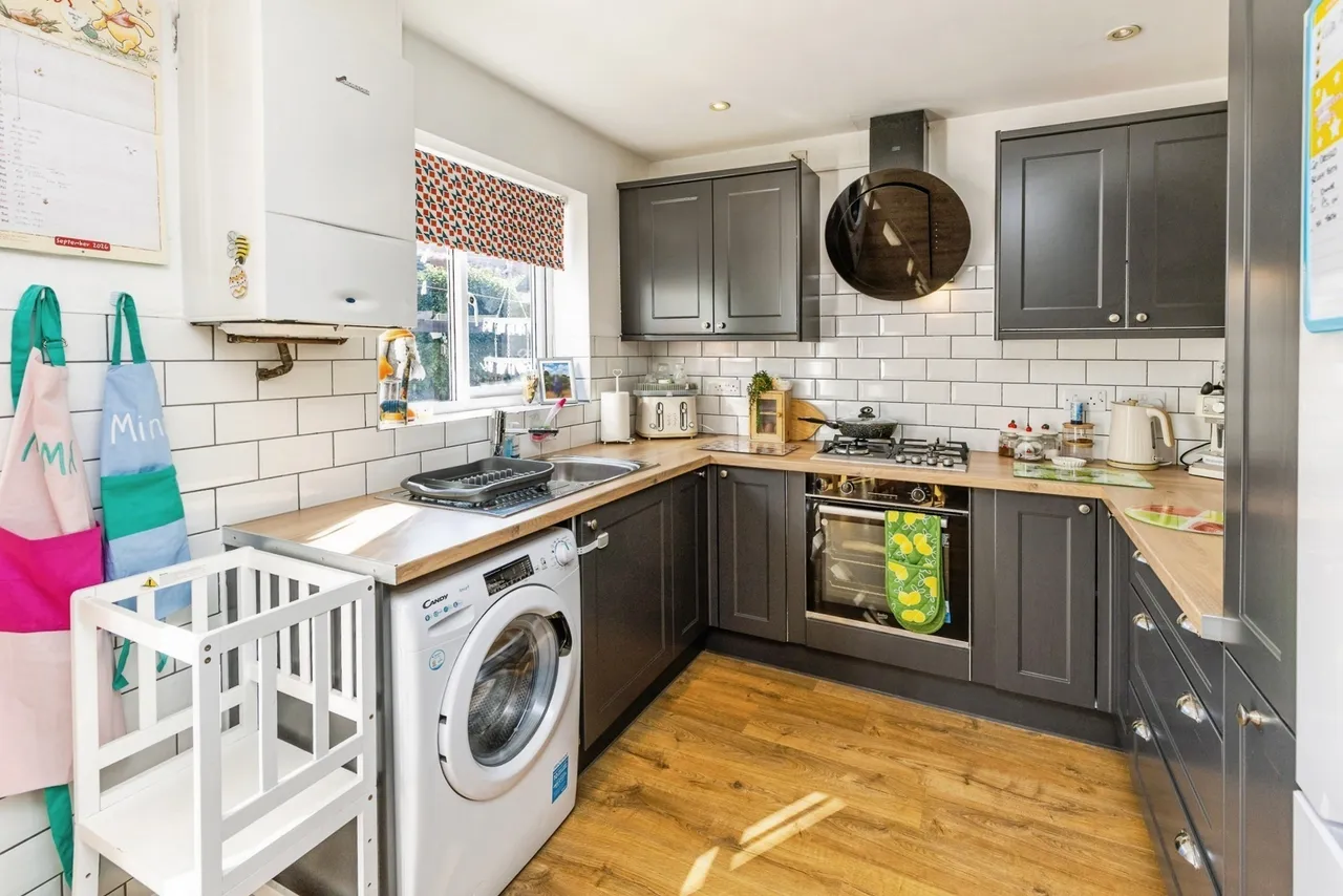 Alyn Road, Gwersyllt, LL11, photo 6