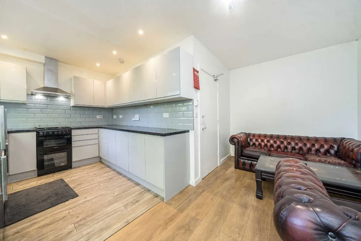 5 bed property to rent, The Hamlet, SE5