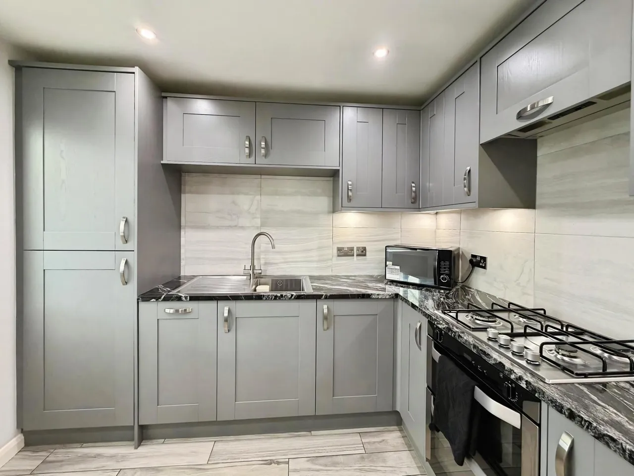 Cavendish Avenue, Pontefract, WF8, photo 3