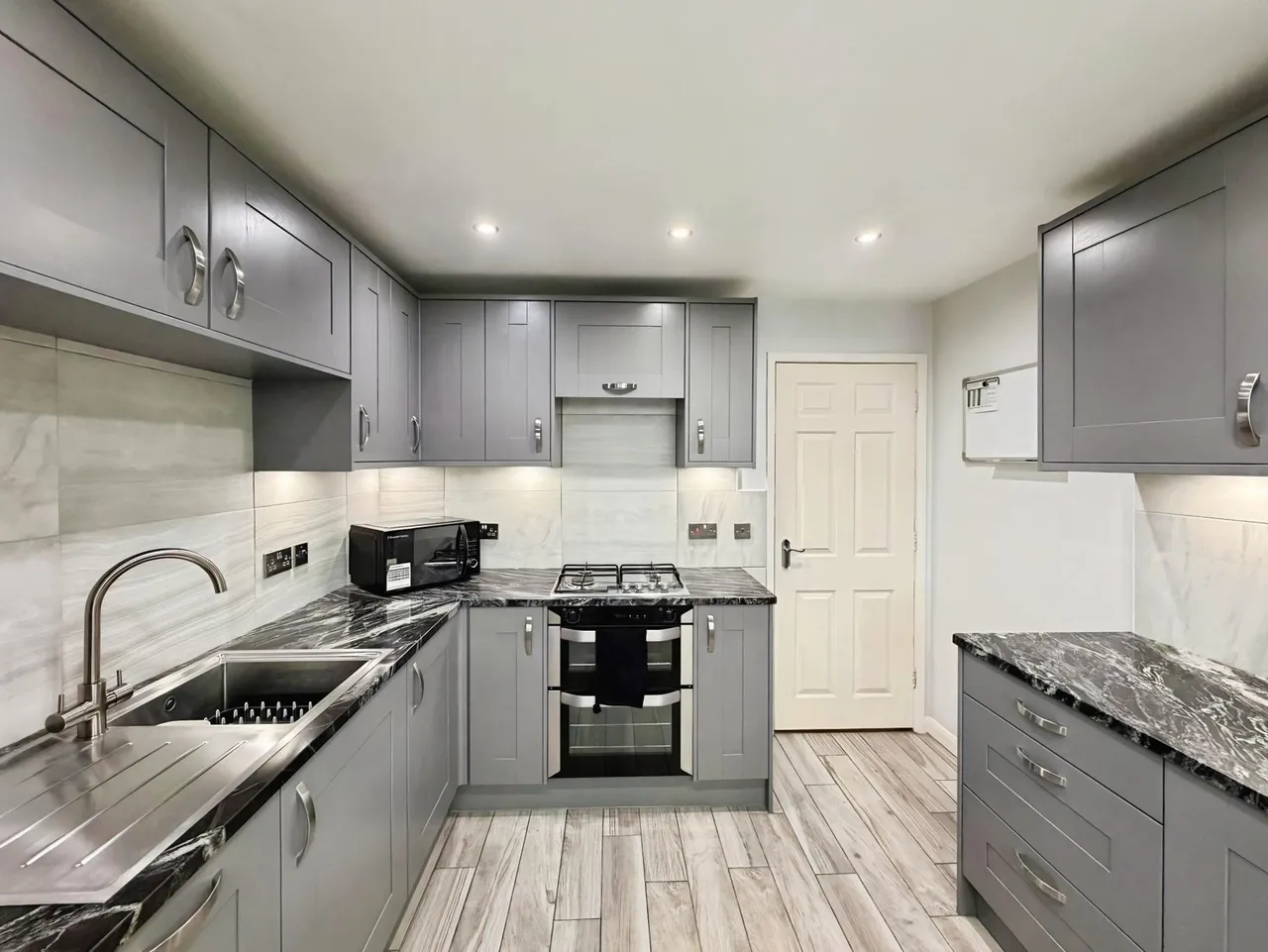 Cavendish Avenue, Pontefract, WF8, photo 4