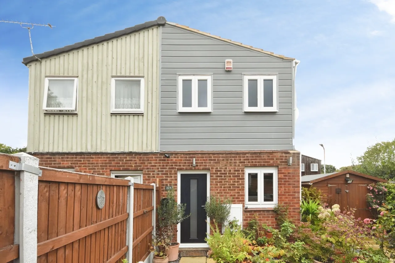 1 bed house for sale — Rectory Road, Pitsea, Basildon, Essex, SS13