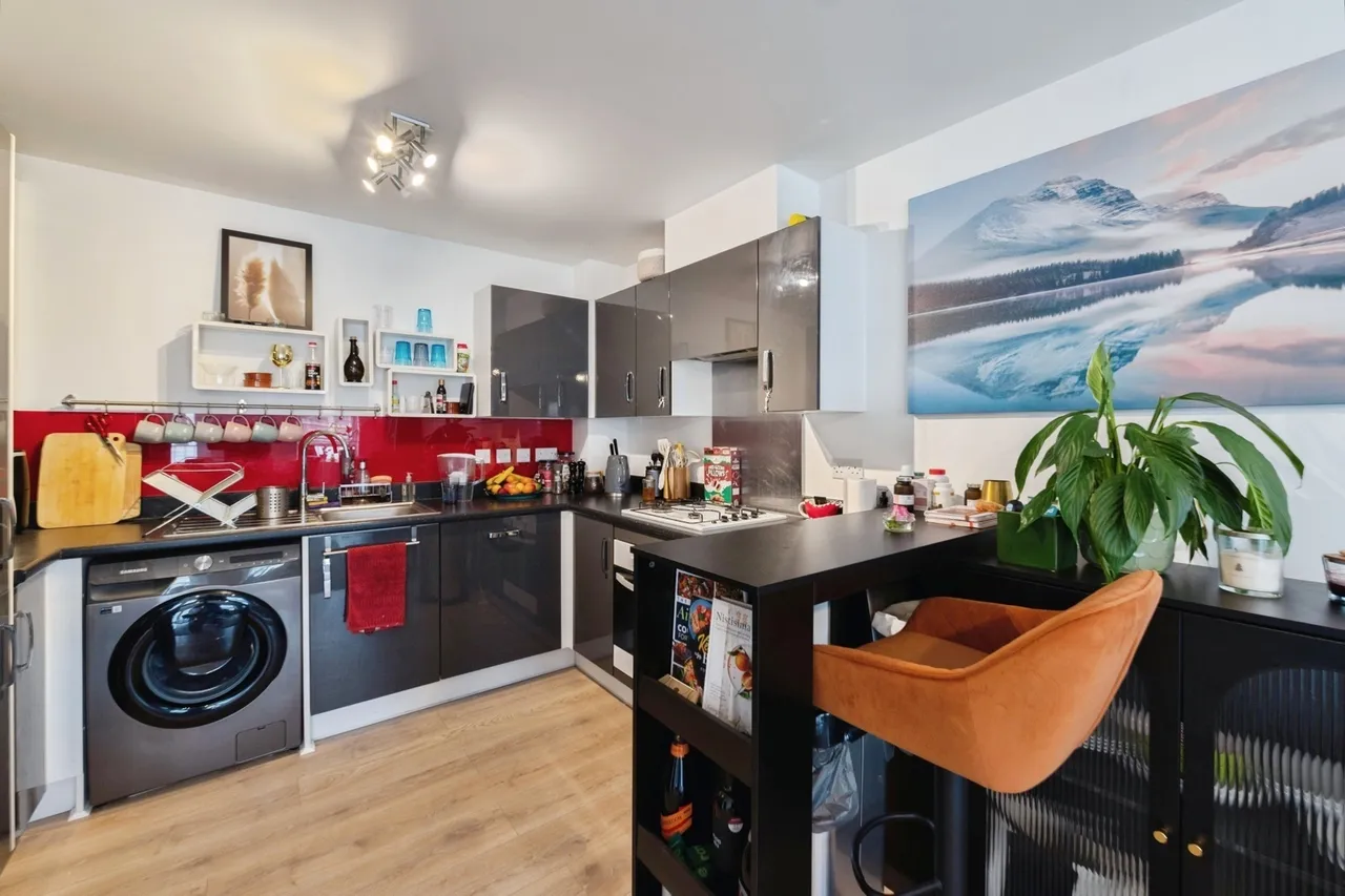 Gumley Road, Grays, Essex, RM20, photo 3