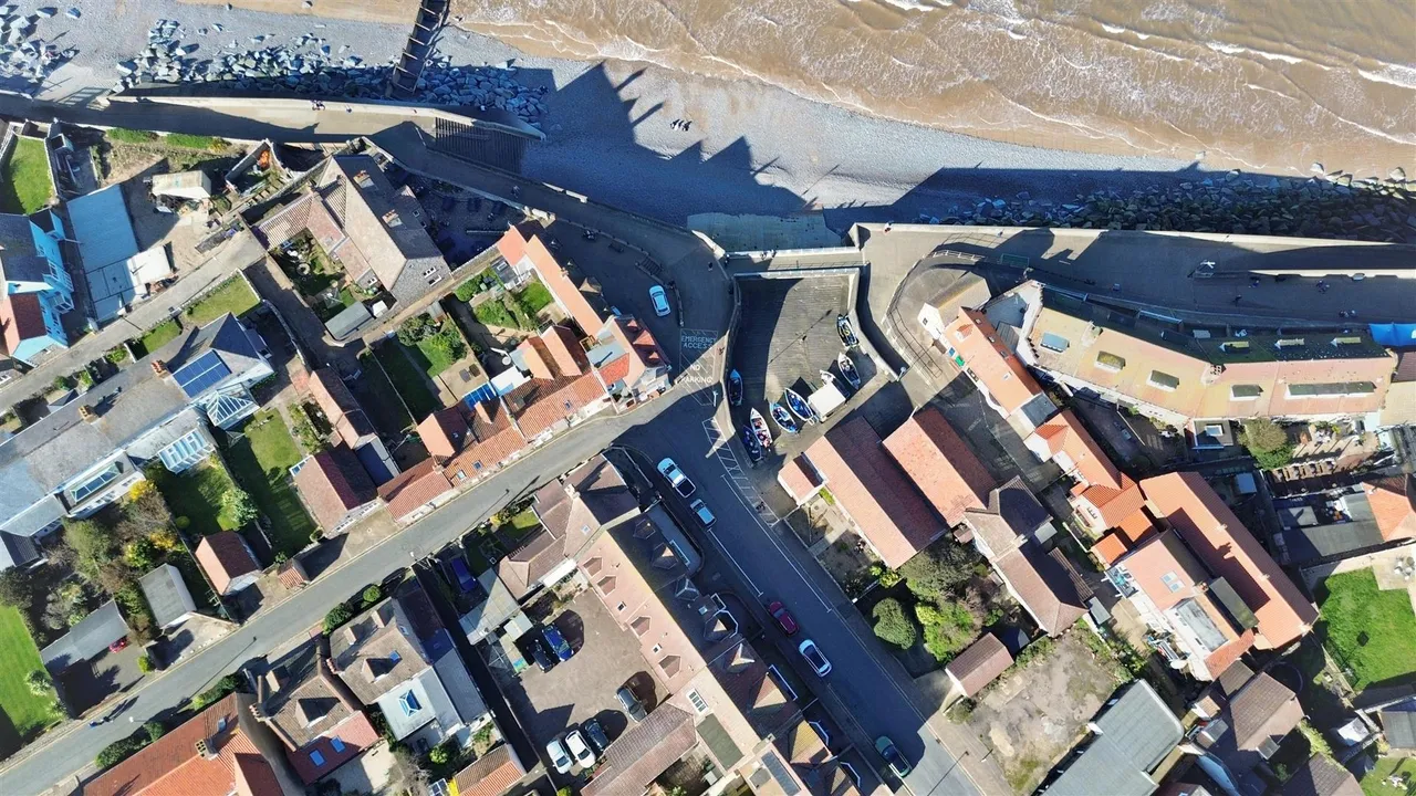 West Cliff, Sheringham, NR26, photo 20