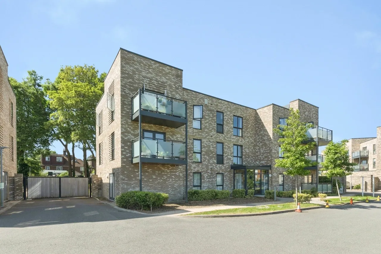 2 bed flat for sale, Salomons Grove, Southborough, TN4
