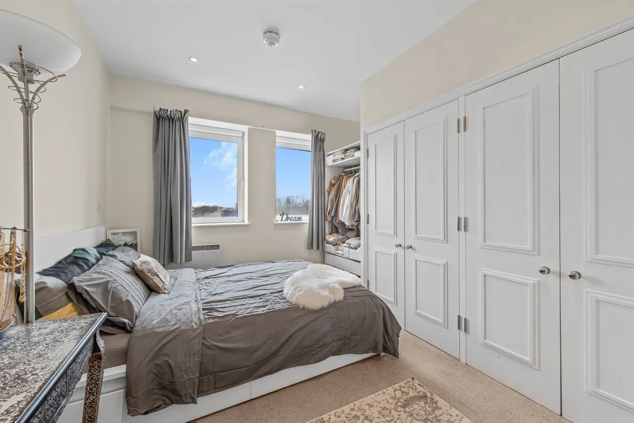 Mortlake High Street, London, SW14, photo 5