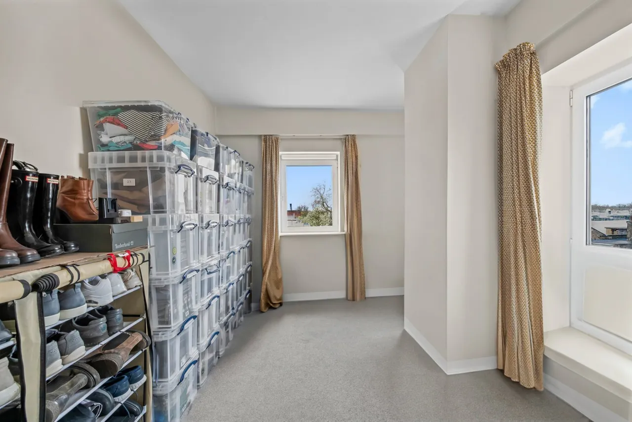 Mortlake High Street, London, SW14, photo 13