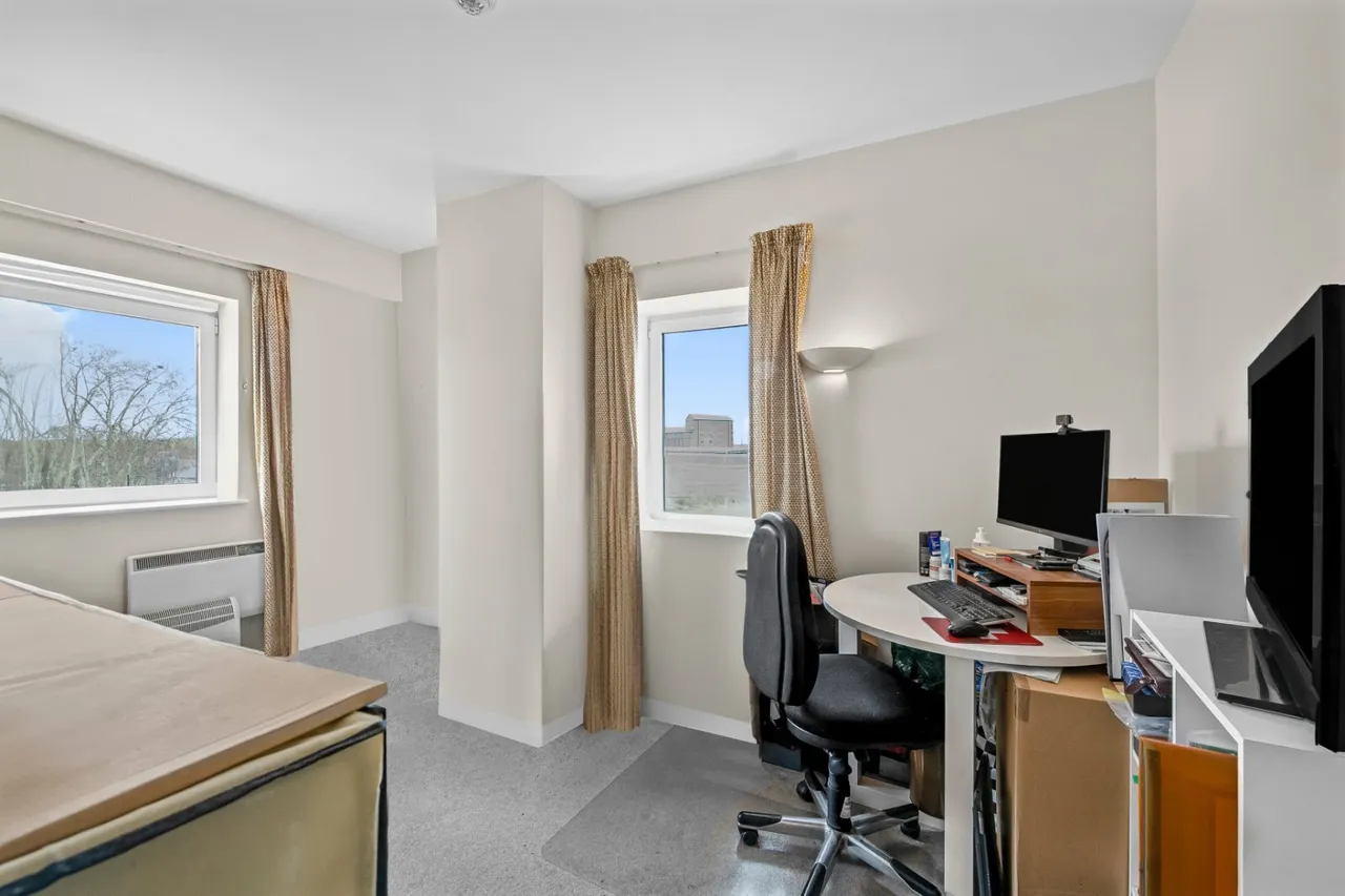Mortlake High Street, London, SW14, photo 6