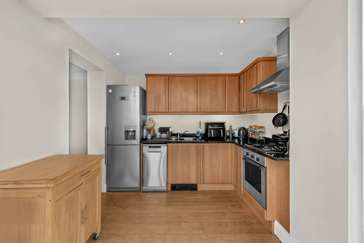 Mortlake High Street, London, SW14, photo 12