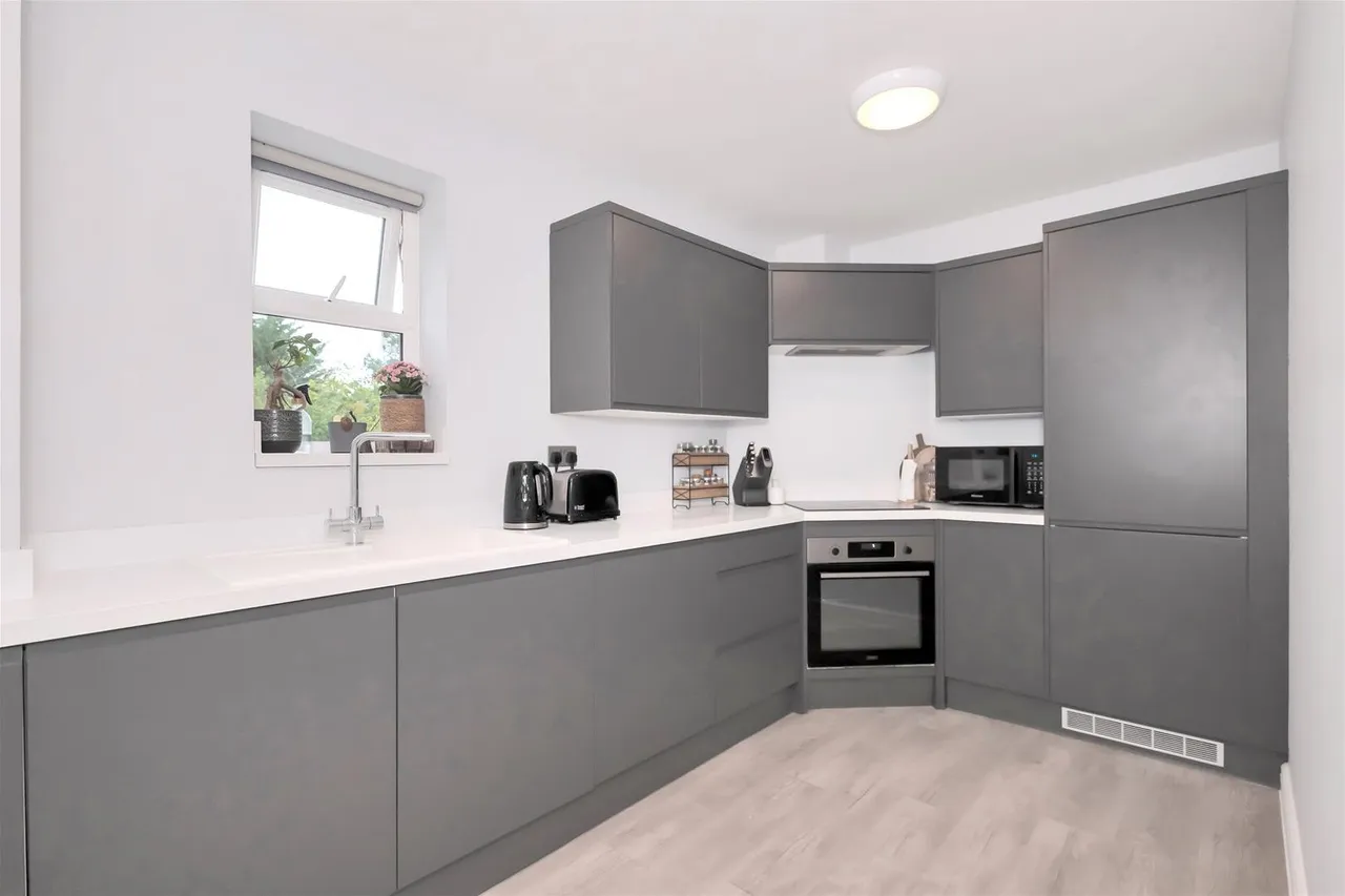 Bowes Close, Horsham, West Sussex RH13 5SZ, photo 11