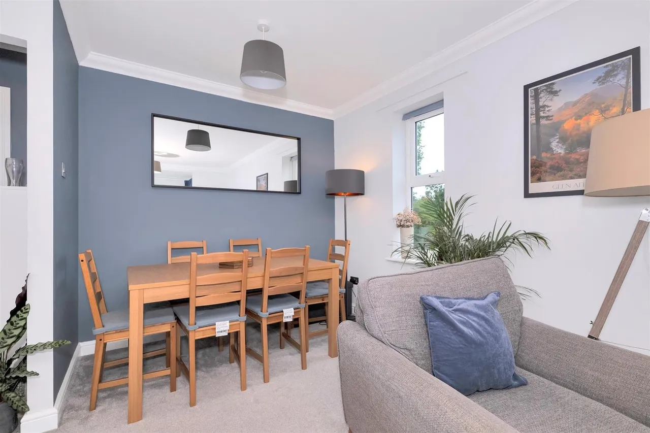 Bowes Close, Horsham, West Sussex RH13 5SZ, photo 8