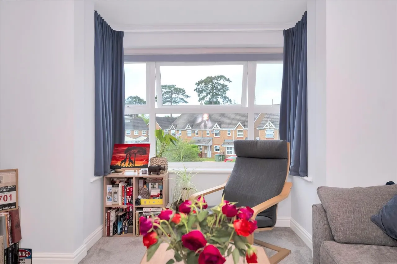 Bowes Close, Horsham, West Sussex RH13 5SZ, photo 5