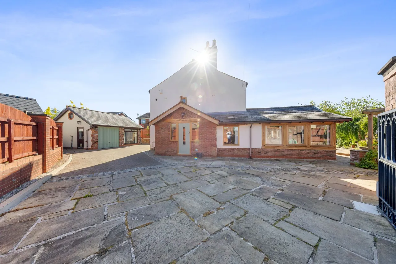 Brow Farm Cottage, Marsh Brook Close, Warrington, Rixton, WA3 6LR, photo 34