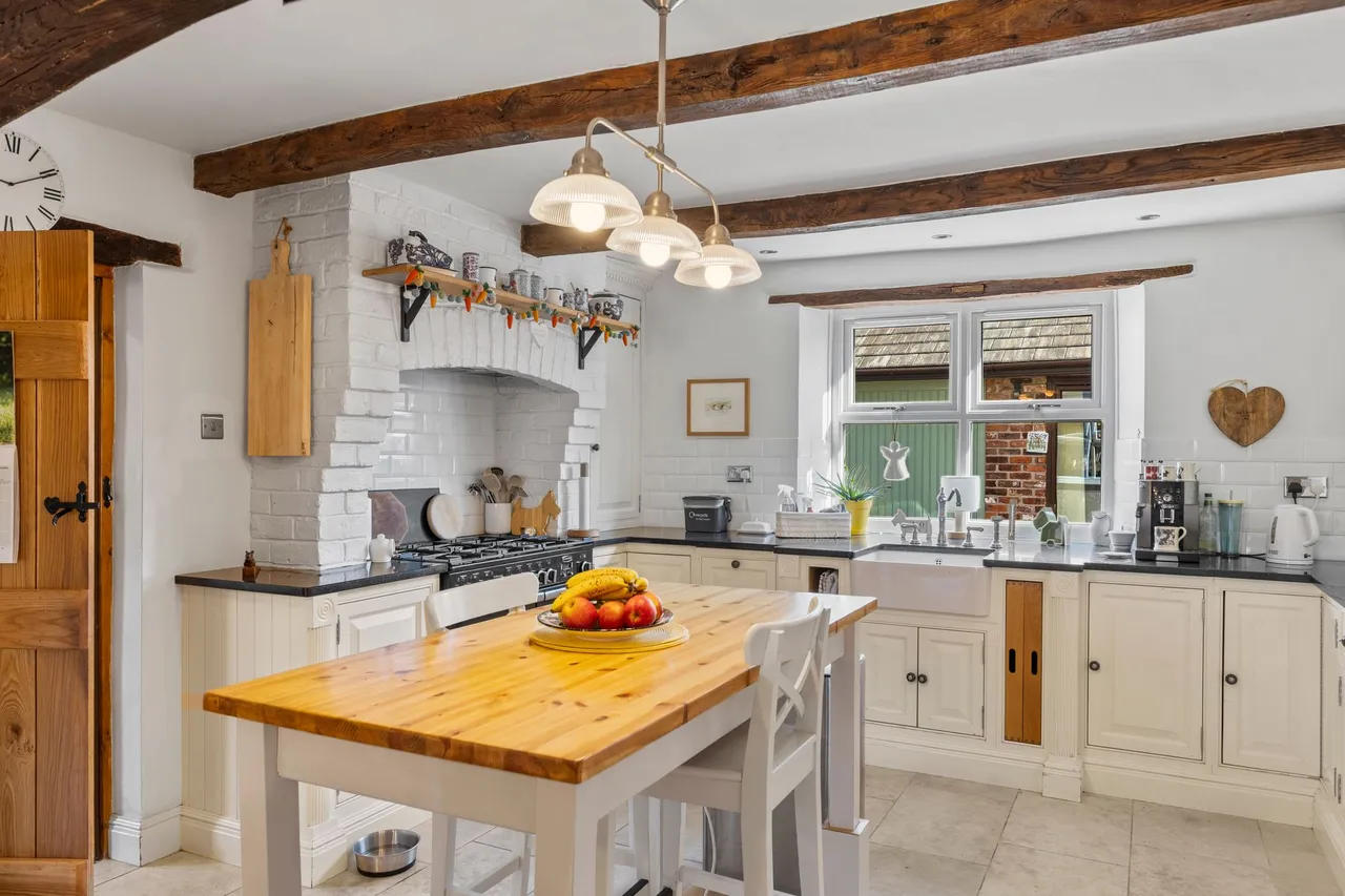 Brow Farm Cottage, Marsh Brook Close, Warrington, Rixton, WA3 6LR, photo 9