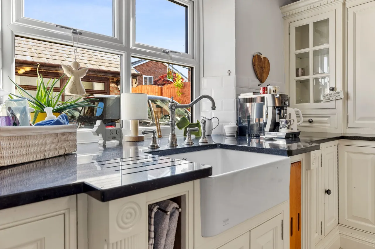 Brow Farm Cottage, Marsh Brook Close, Warrington, Rixton, WA3 6LR, photo 12