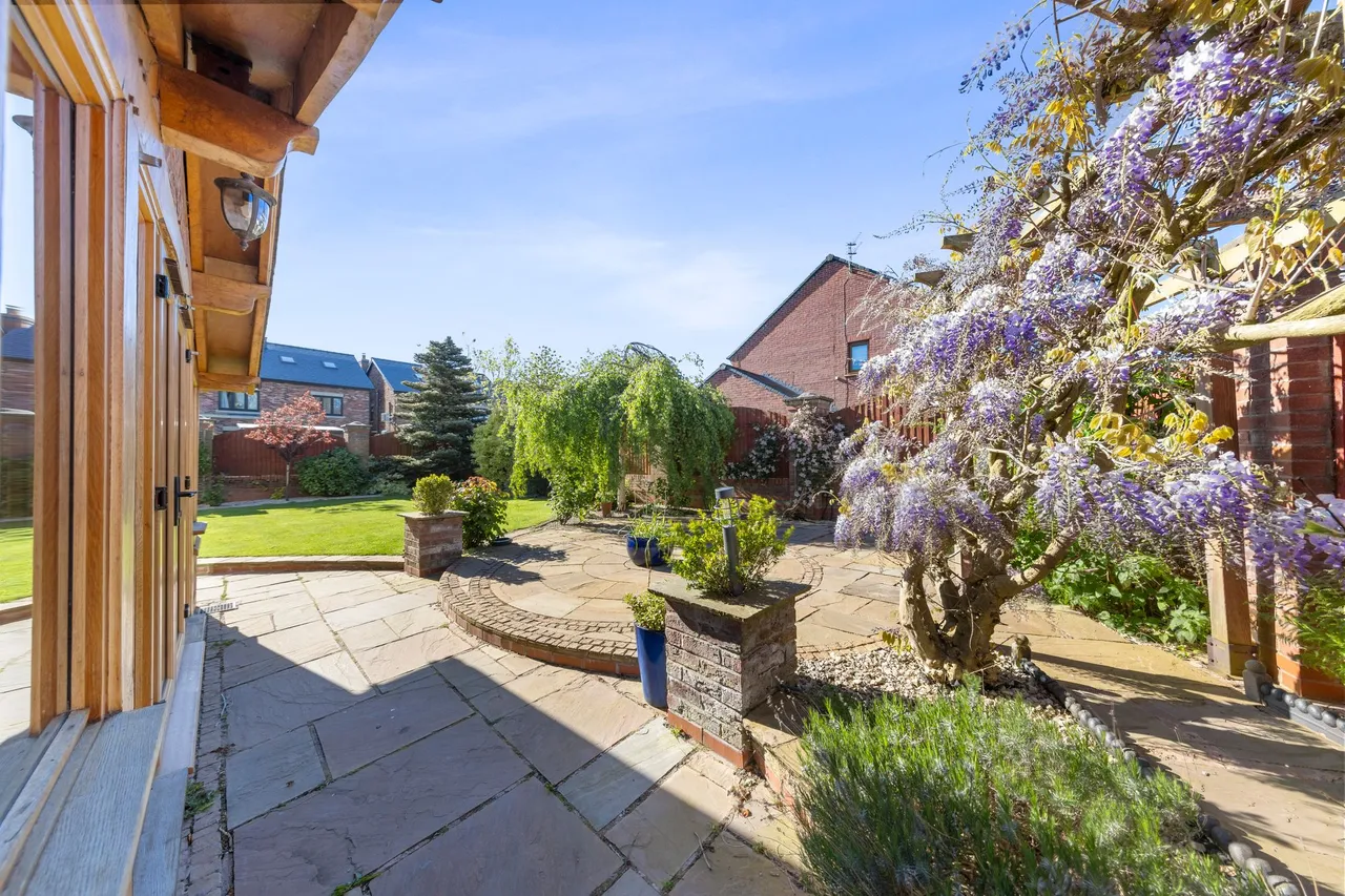 Brow Farm Cottage, Marsh Brook Close, Warrington, Rixton, WA3 6LR, photo 2