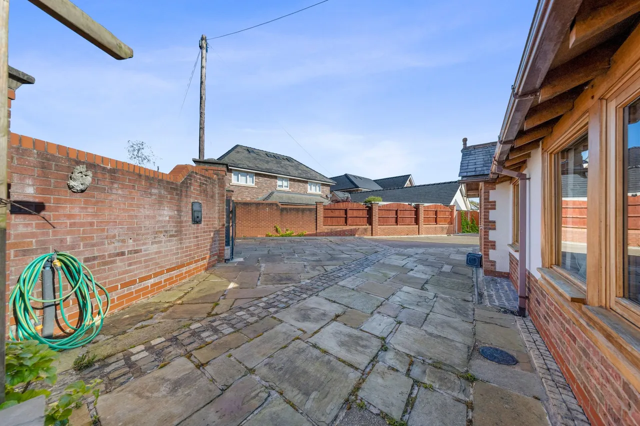 Brow Farm Cottage, Marsh Brook Close, Warrington, Rixton, WA3 6LR, photo 37