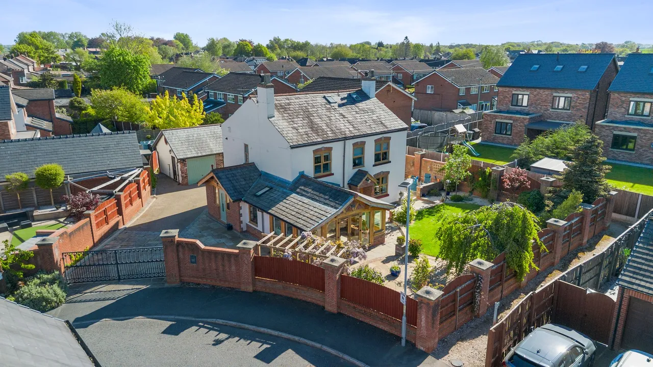 Brow Farm Cottage, Marsh Brook Close, Warrington, Rixton, WA3 6LR, photo 36