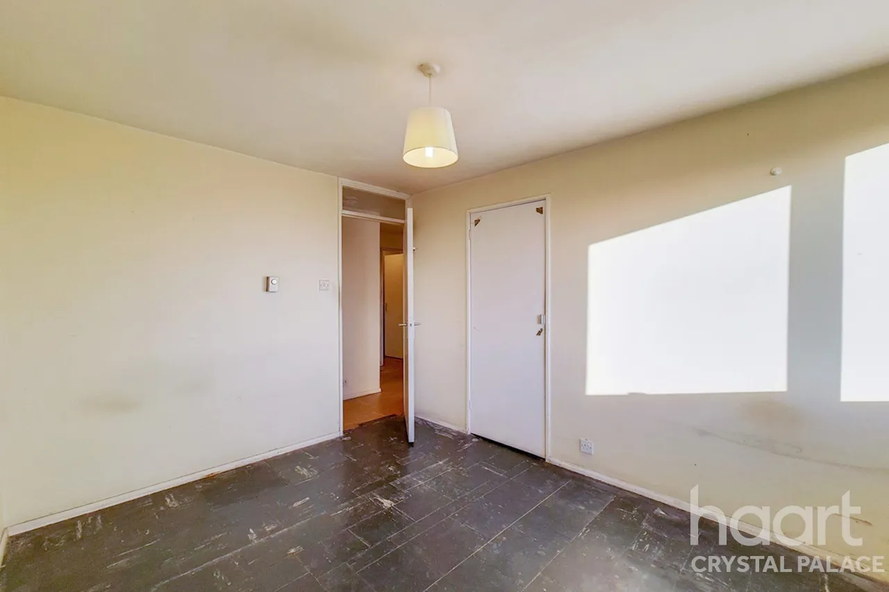Priory Crescent, London, SE19, photo 11