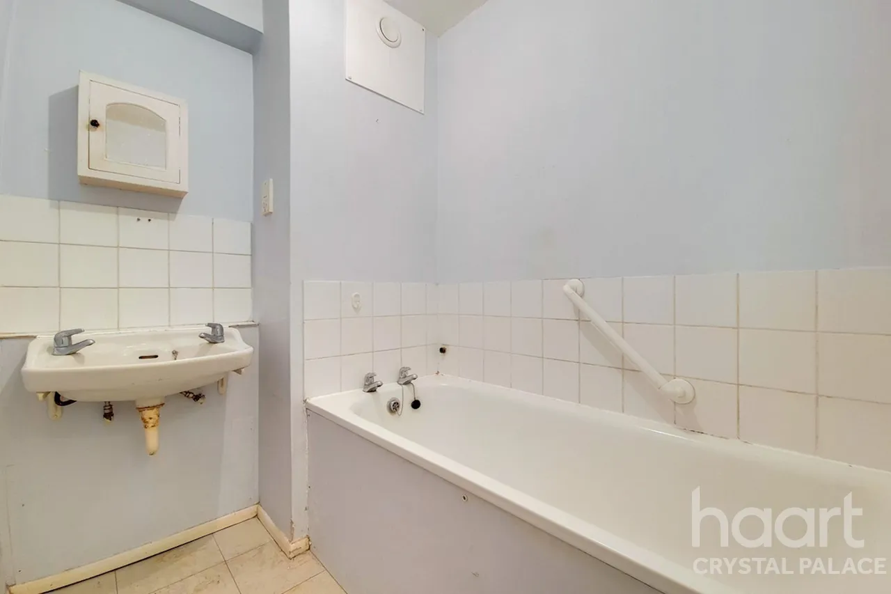 Priory Crescent, London, SE19, photo 16