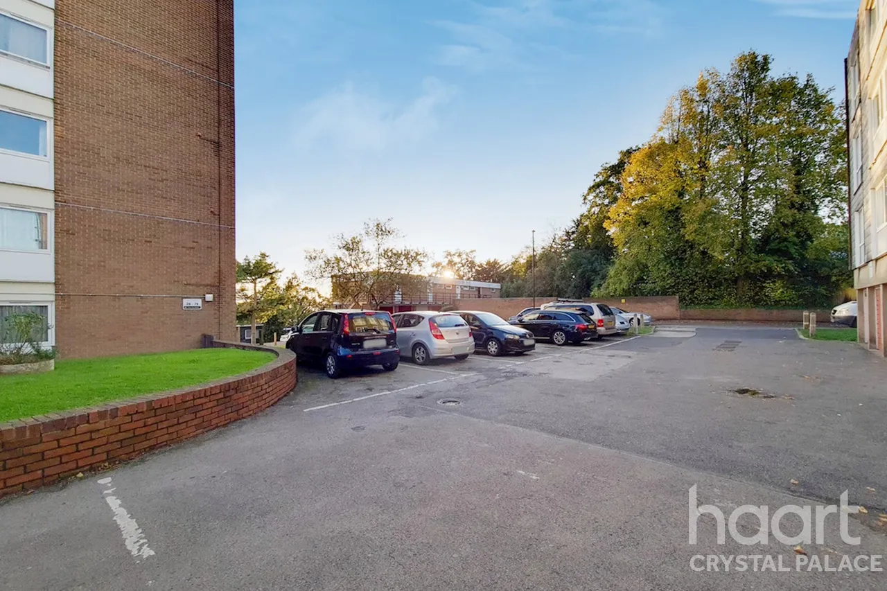 Priory Crescent, London, SE19, photo 22