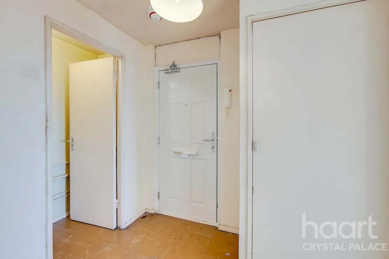 Priory Crescent, London, SE19, photo 21