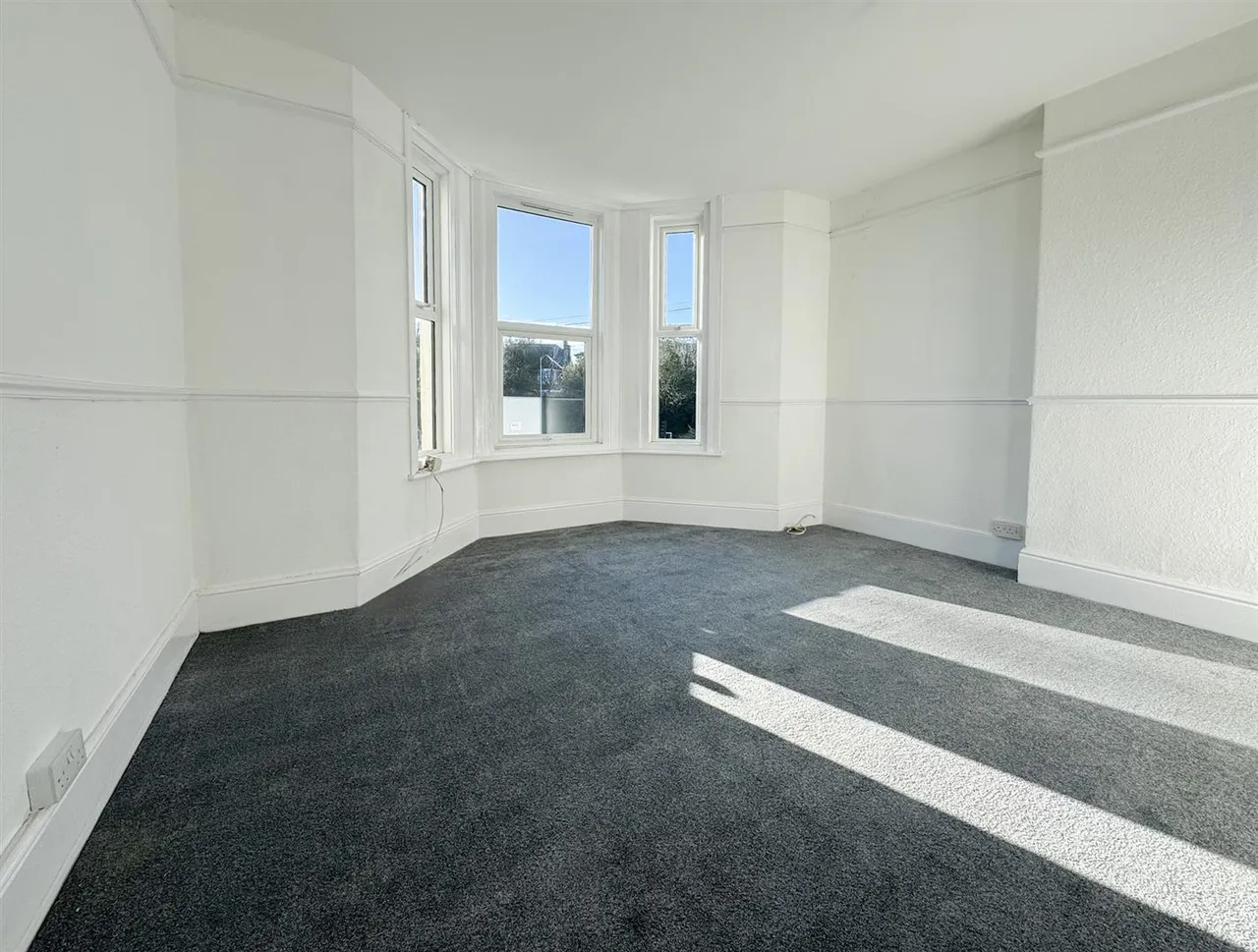 Bohemia Road, St. Leonards-On-Sea, TN37 6RA, photo 2