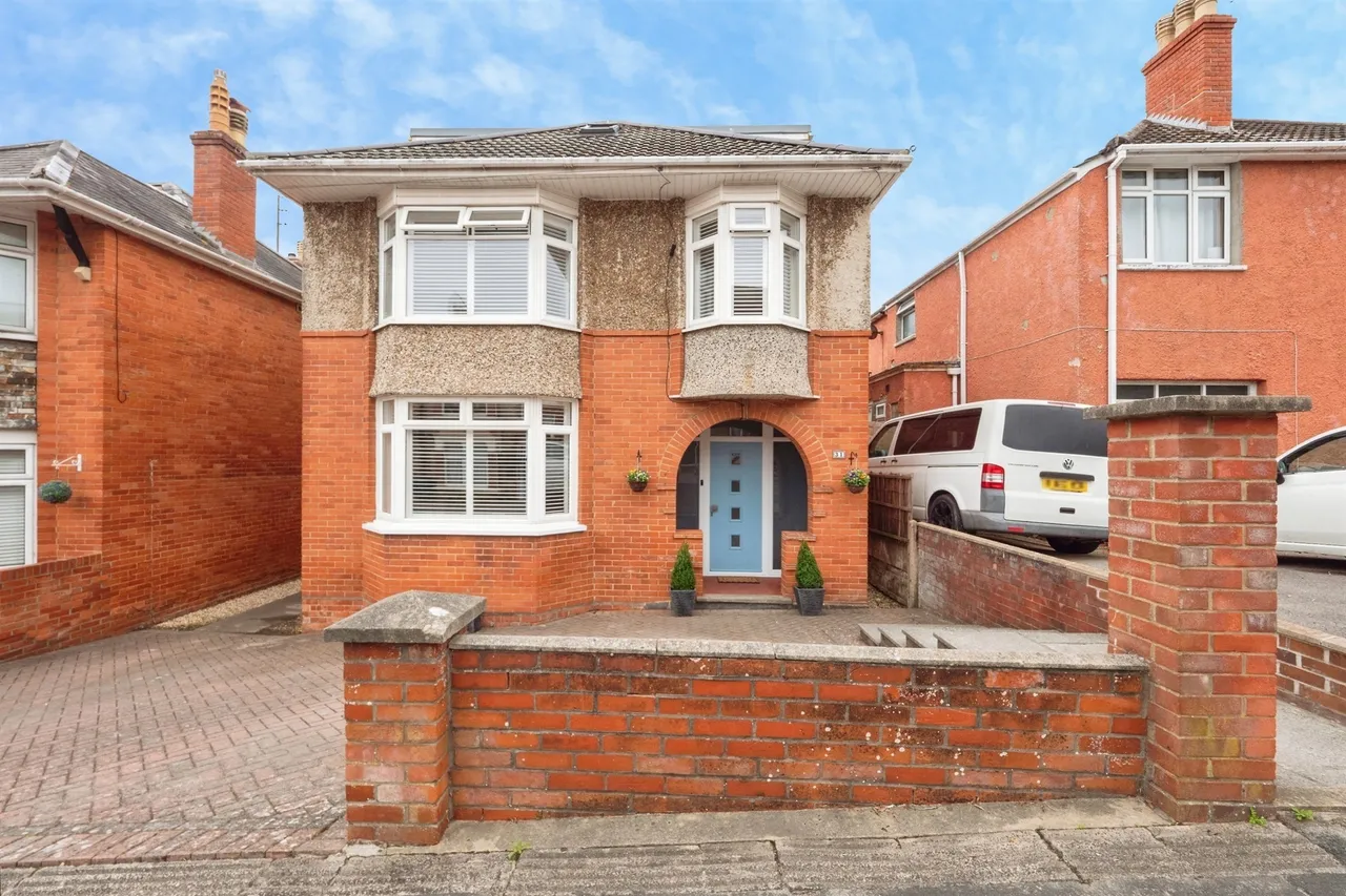 4 bed house for sale — Rodwell Avenue, WEYMOUTH