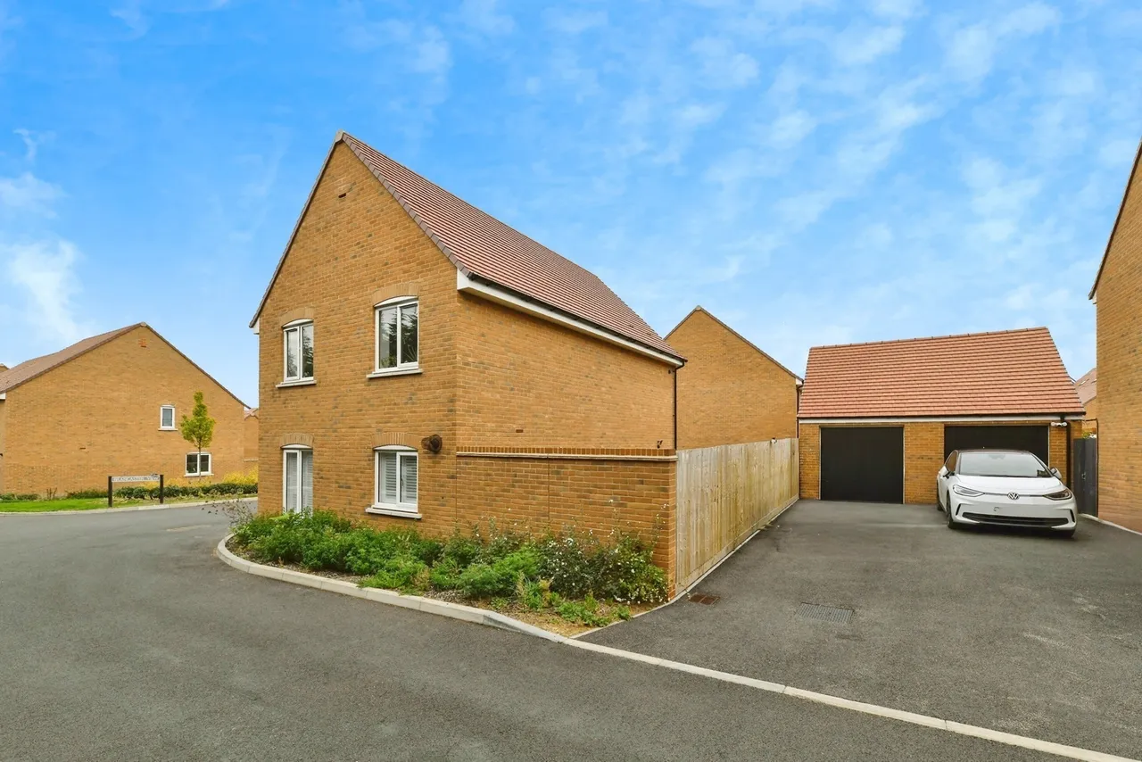 3 bed house for sale — Brancaster View, Stevenage, Hertfordshire, SG1