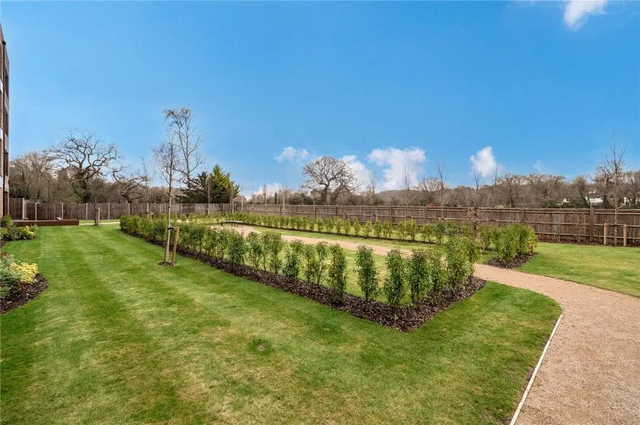 Littleworth Road, Esher, KT10, photo 7