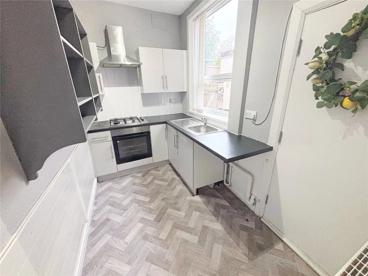 Radclyffe Street, Middleton, M24, photo 3