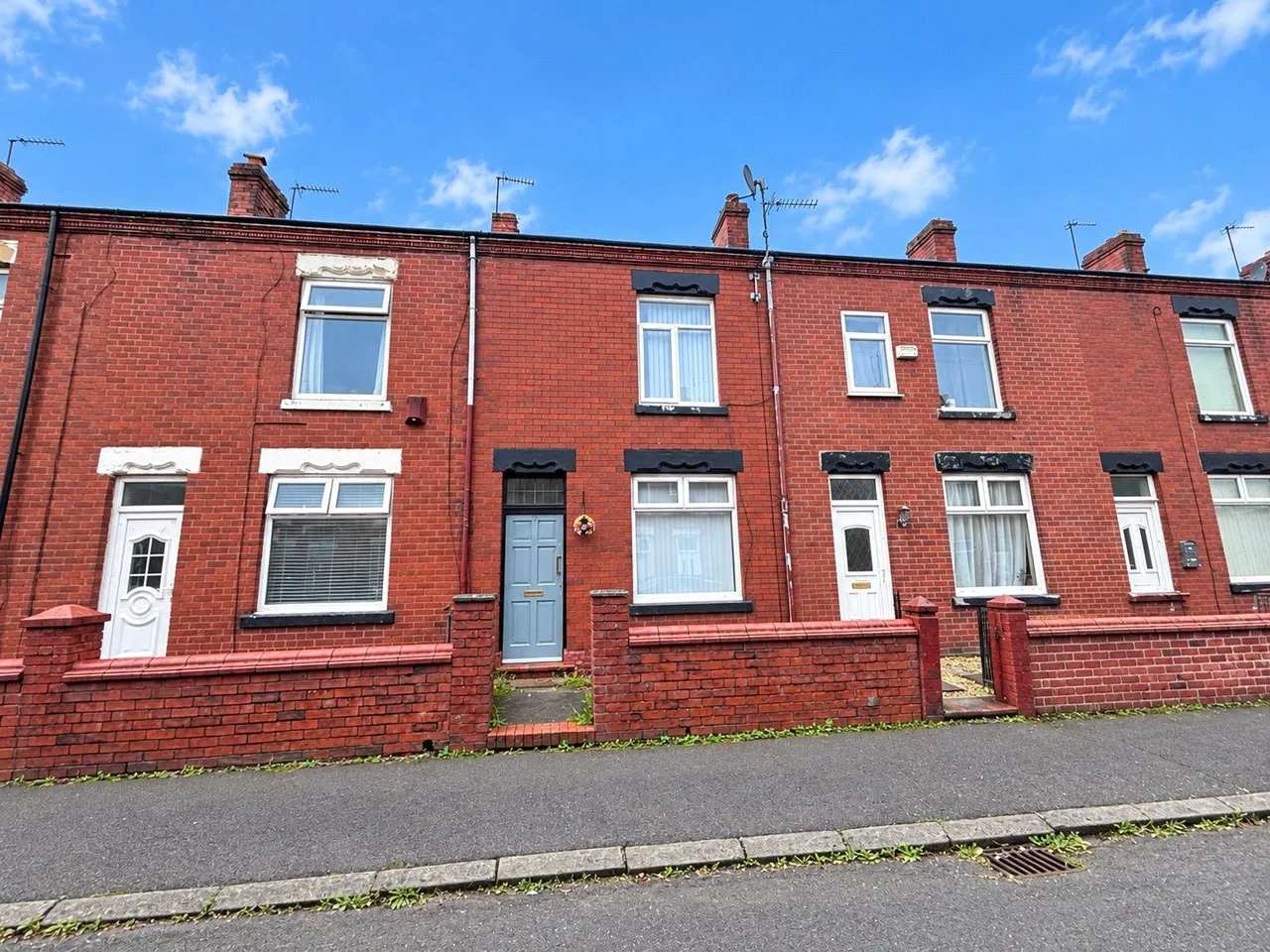 2 bed house for sale, Radclyffe Street, Middleton, M24