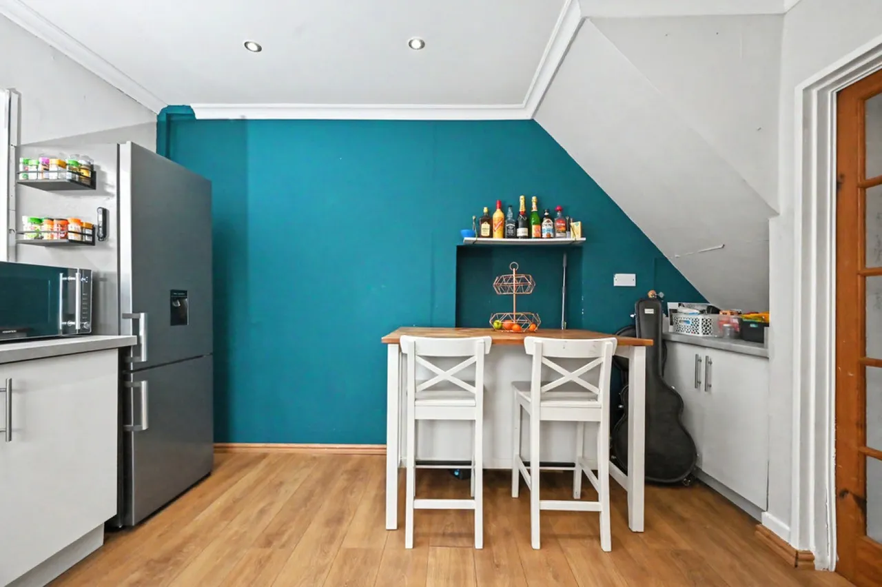 Beaconsfield Drive, Blurton, Stoke-on-trent, photo 6