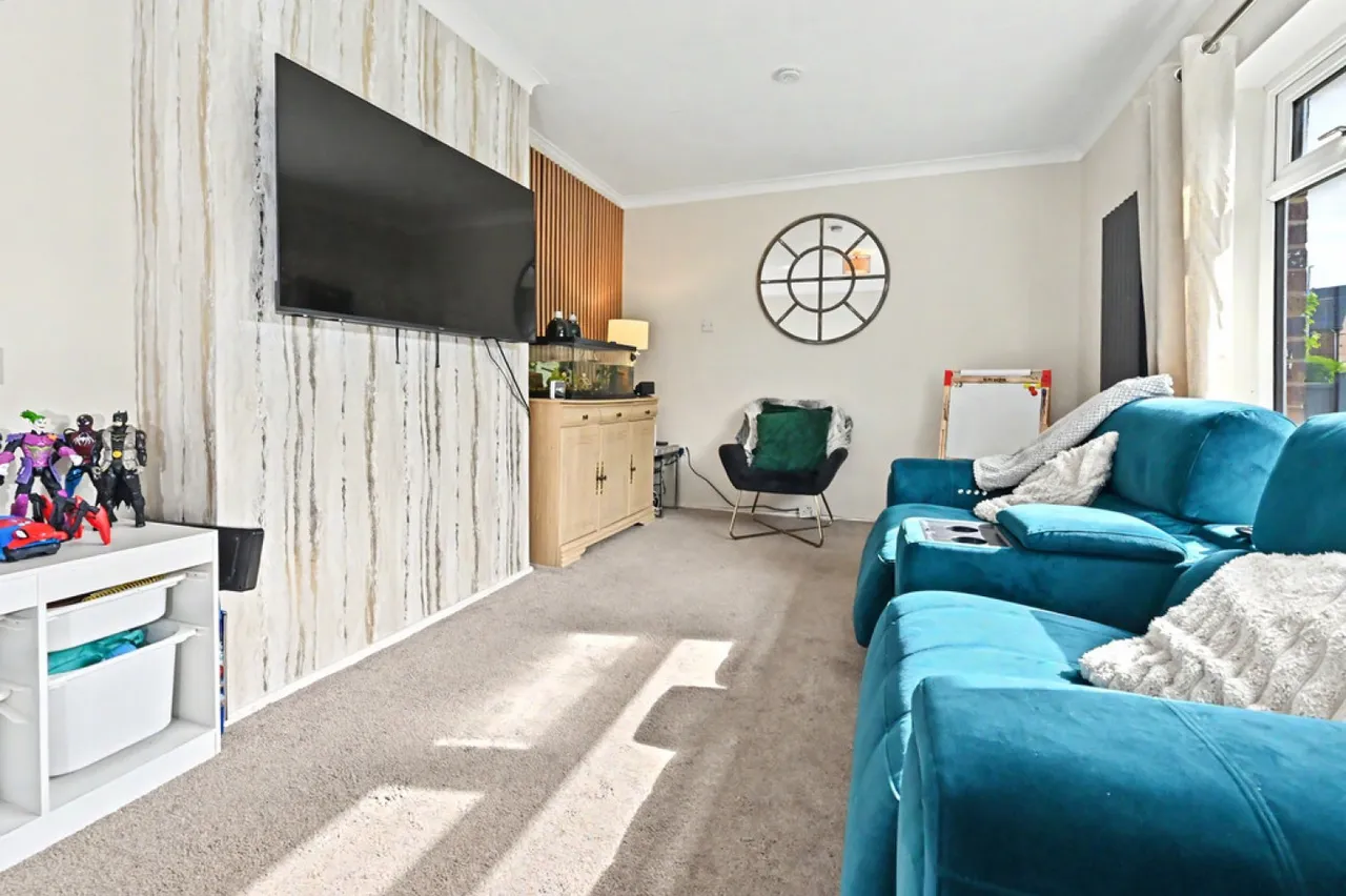 Beaconsfield Drive, Blurton, Stoke-on-trent, photo 4