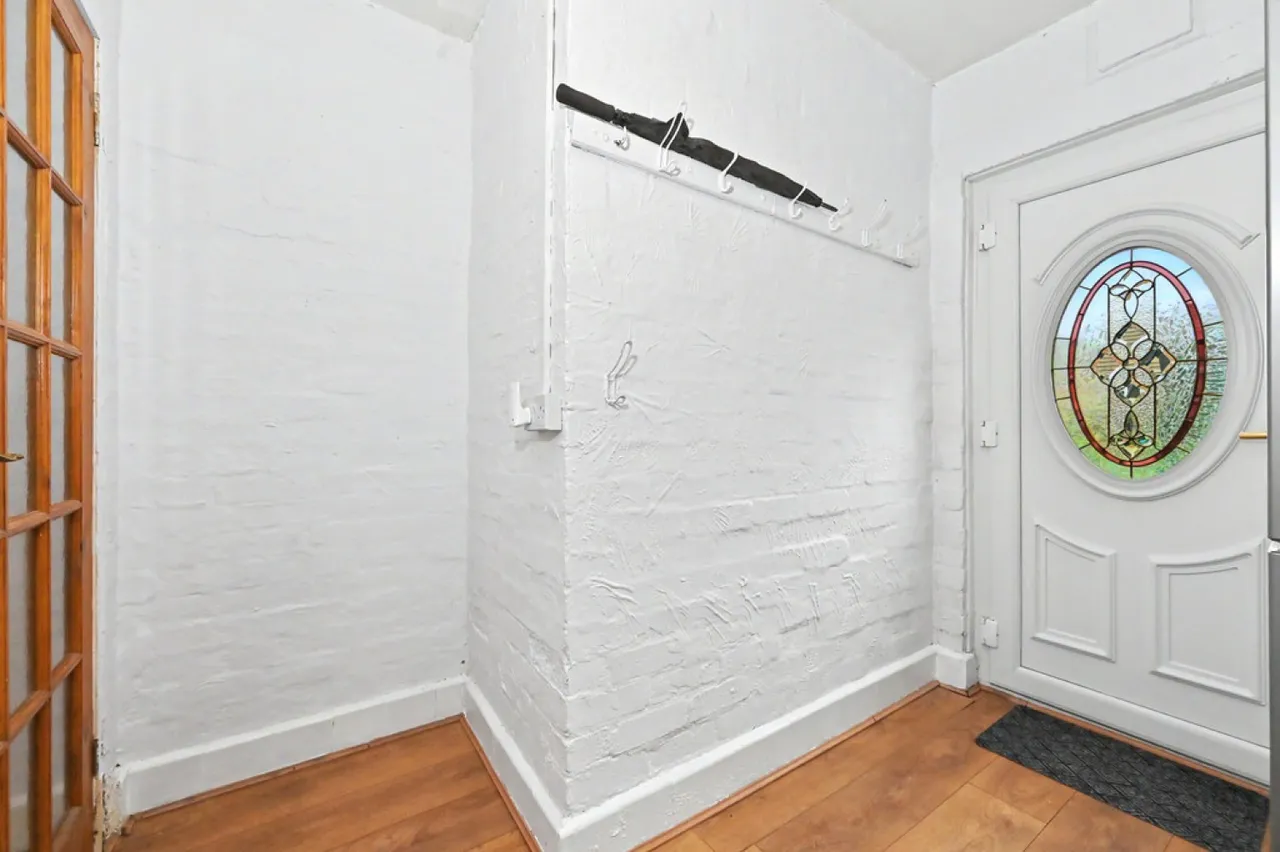Beaconsfield Drive, Blurton, Stoke-on-trent, photo 12