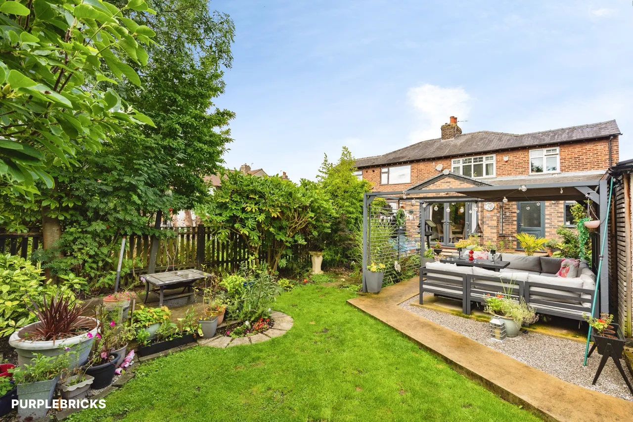 Manor Grove, Leigh, WN7, photo 2
