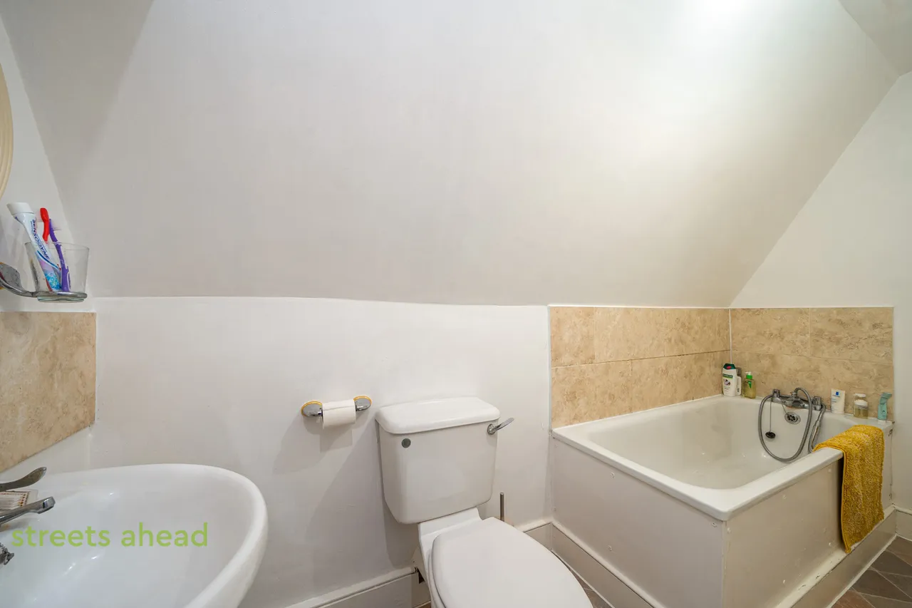 Enmore Road, London, SE25, photo 7
