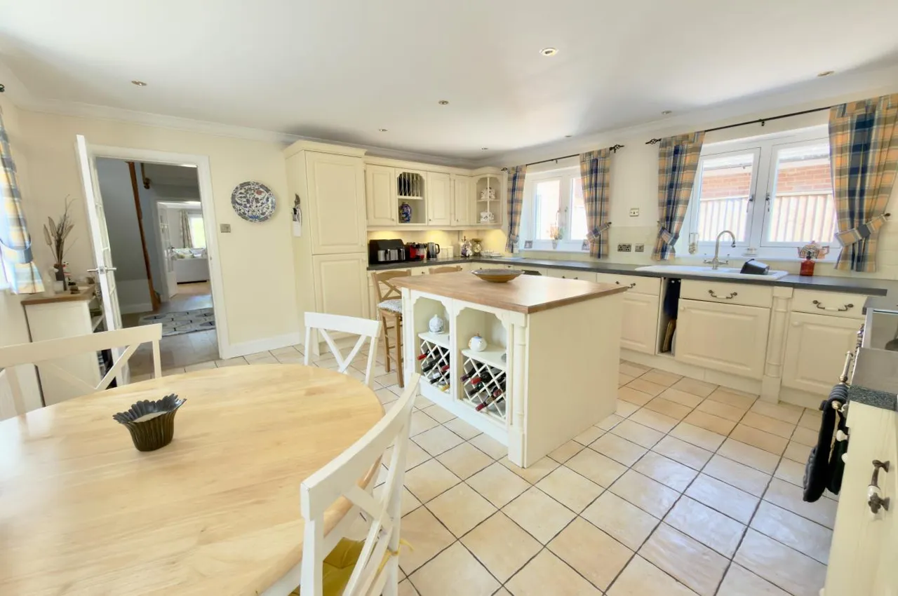 The Coach House, BH8, photo 6